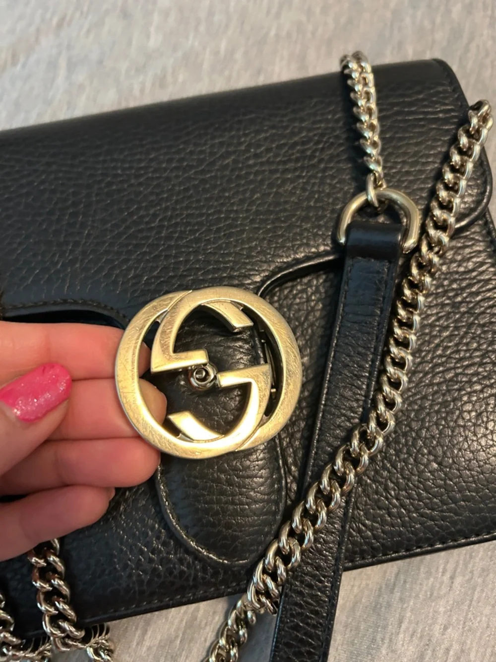 Gucci Black Leather Chain Crossbody Bag with Gold-Tone Logo - Picture 5 of 10